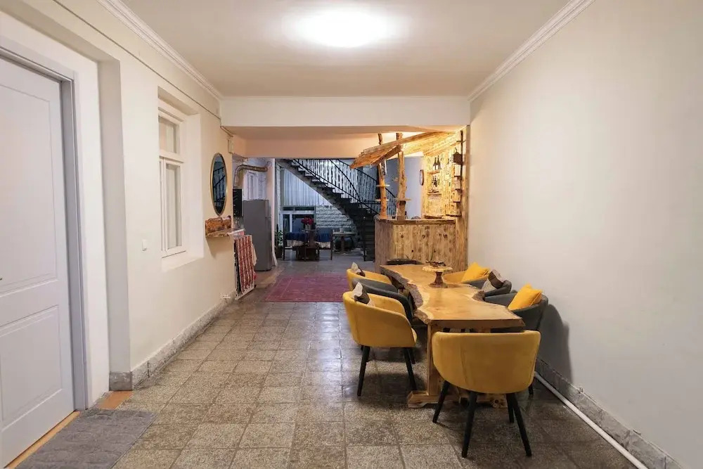 Annas Guest House