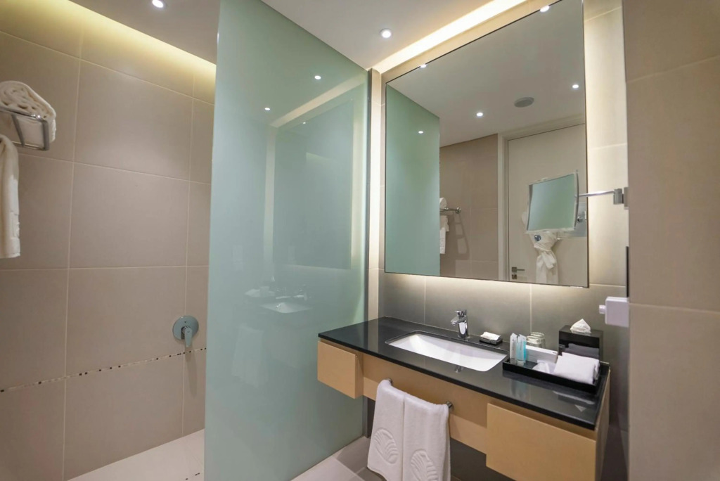 Отель Rotana Corniche