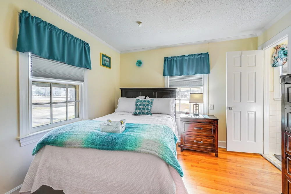 Greenville Home: 2 Mi to Downtown! 1 Mi to Ecu!