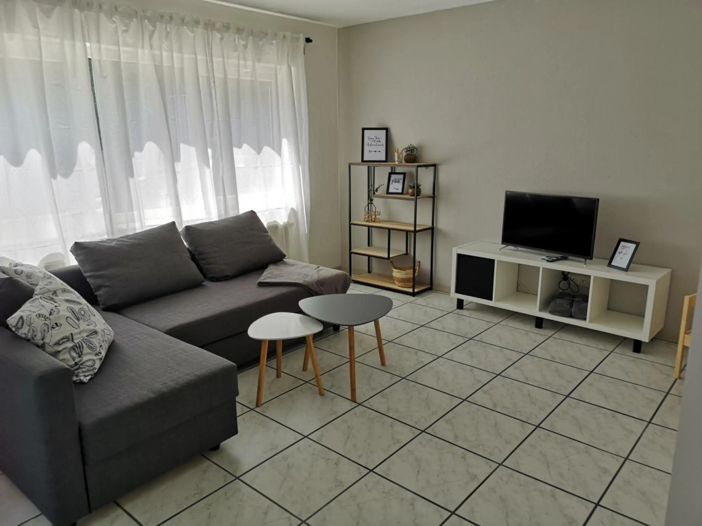 Familienfreundliche Ferienwohnung mit Wohlfühlbalkon und kostenlosem Parkplatz nahe Messe und Bodensee