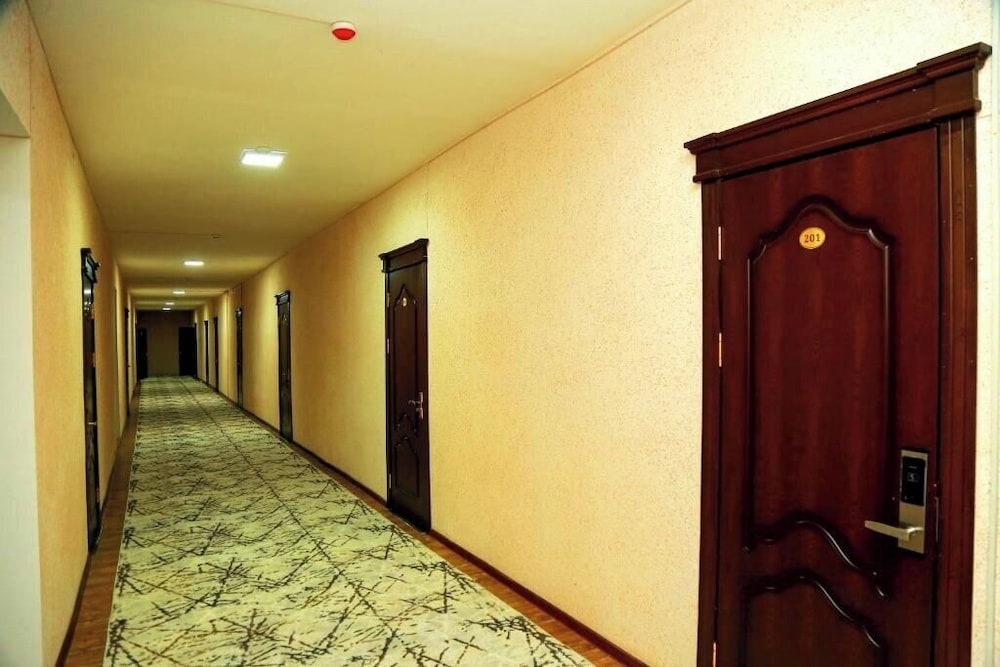 Hotel Mir