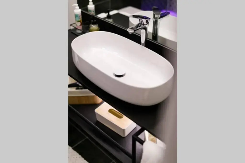 Brand New Central Luxury Residence