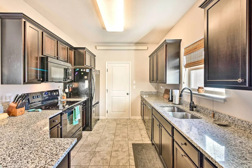 Modern Poncha Springs Townhome w/ Mtn Views!