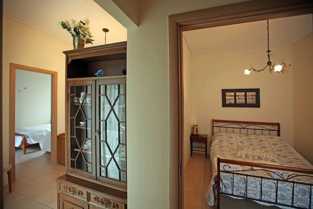 Beautiful house in Syneti • Andros