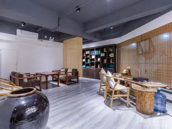 Wuxiang Hotel (Tongren High-speed Railway Station)