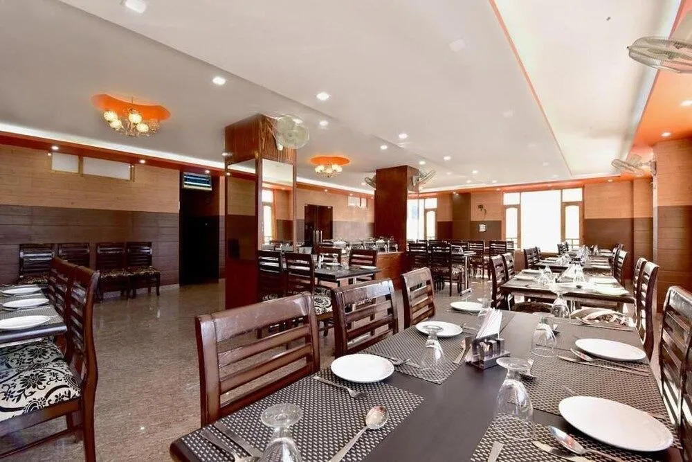 Hotel Sarla Regency