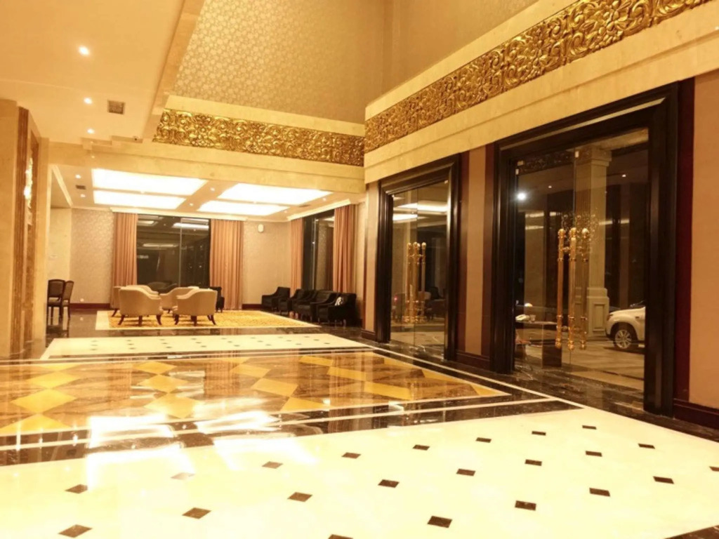 The Grantage Hotel & Sky Lounge