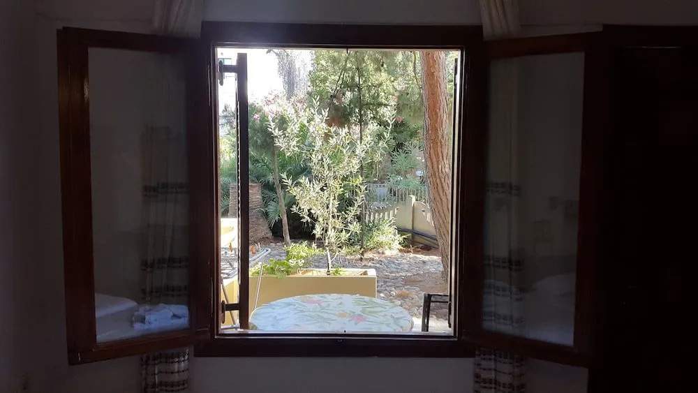 Stelios Rooms