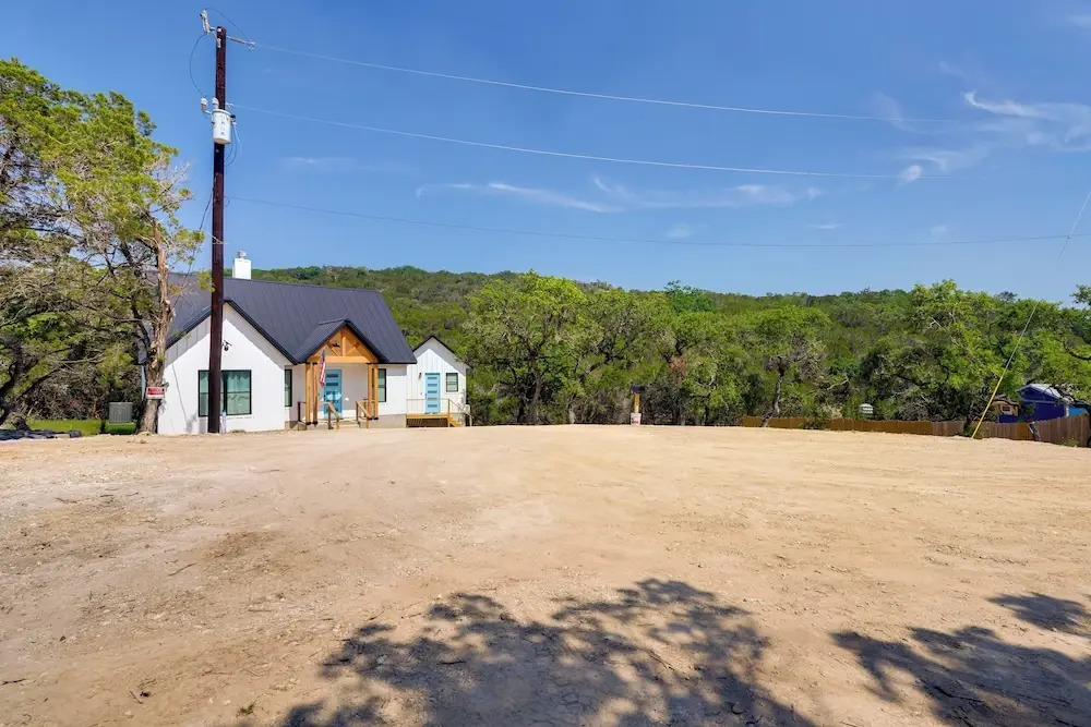 Cozy Canyon Lake Studio w/ Forest & Creek Views!