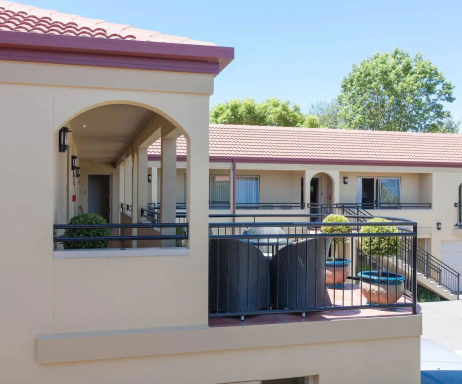 Lorenzo Motor Lodge