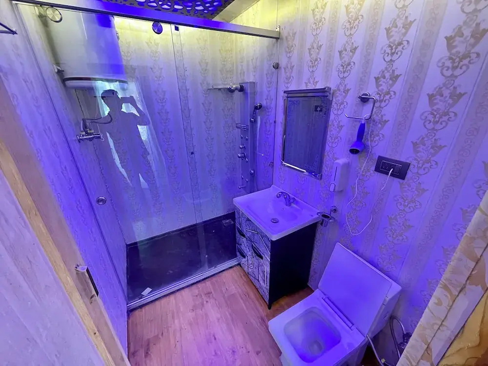 The Apollo 11 Heritage Luxury Houseboat