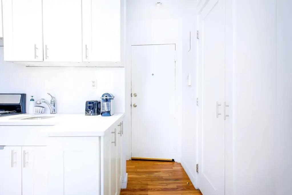 62-3B Studio Prime UES Walk to Central Park