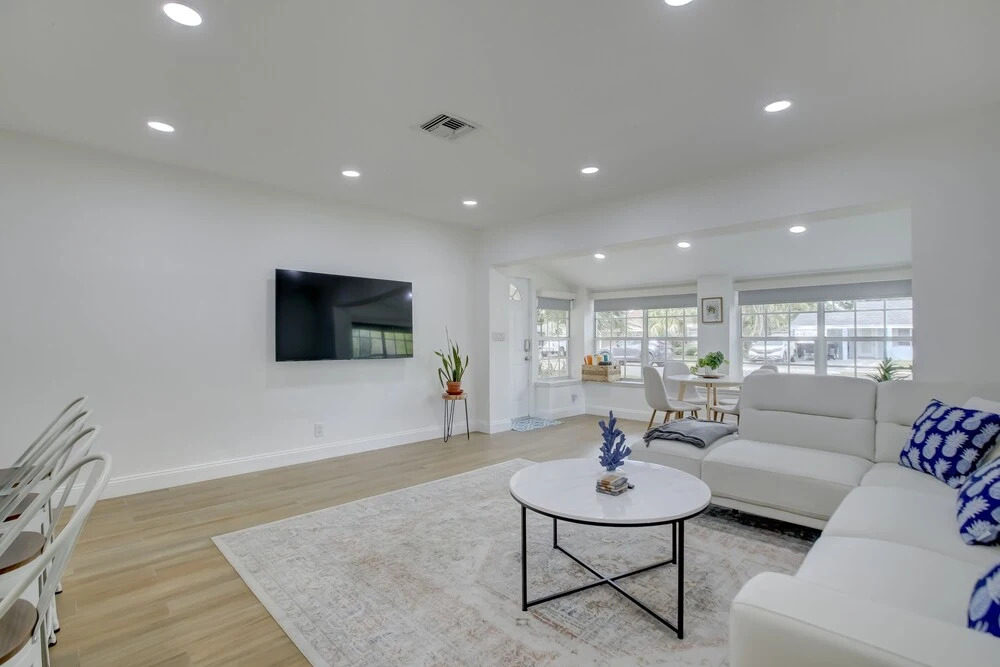 Madrina's Cozy 3BR-1BA Spacious Backyard
