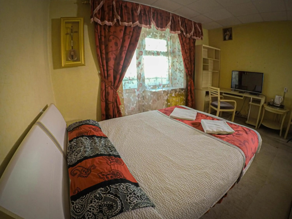 LG53 Tour & Hostel