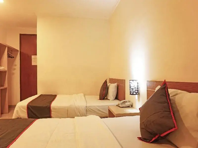 Super Oyo Collection O 91409 Hotel Fiducia Otista