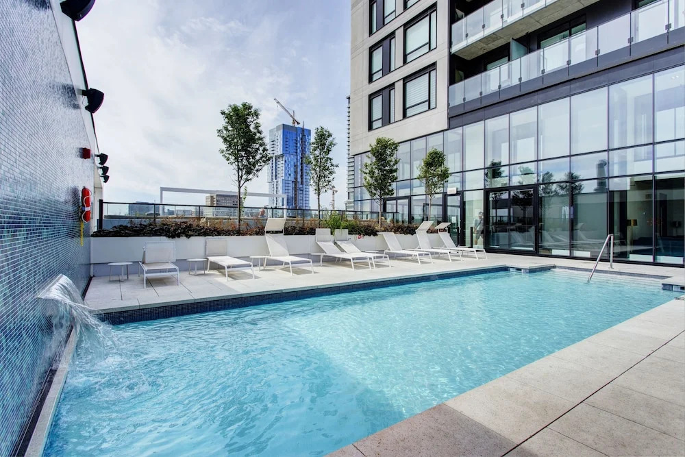 Bell Centre Apartments by Hometrotting
