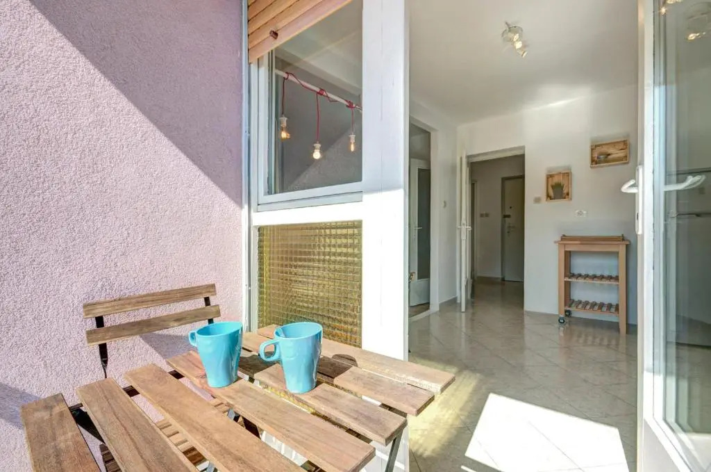 Centar White Apartment