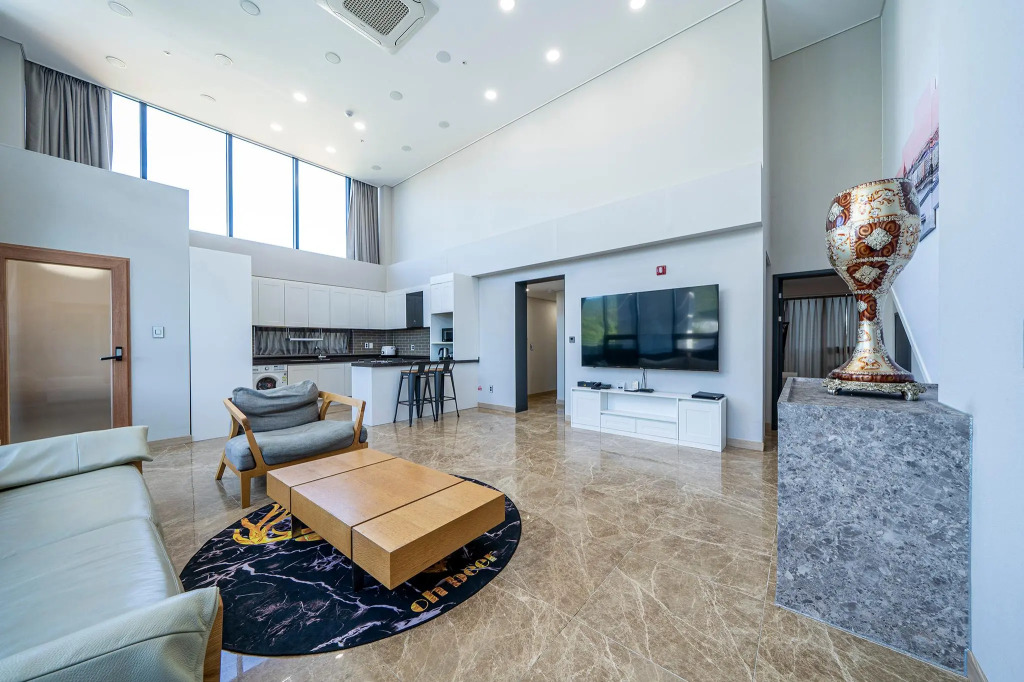 R B Business Hotel