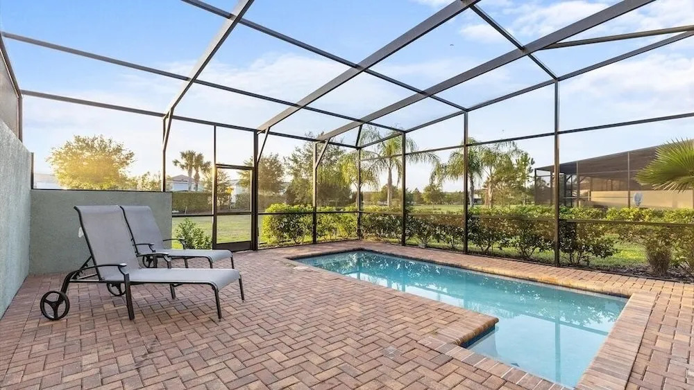 5 Bed 4 Bath Townhouse With Pool 5 Bedroom Townhouse by RedAwning