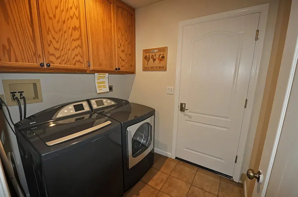 Yosemite Villa - Only 0,3 Miles from Lake Lodge Beach and Playground