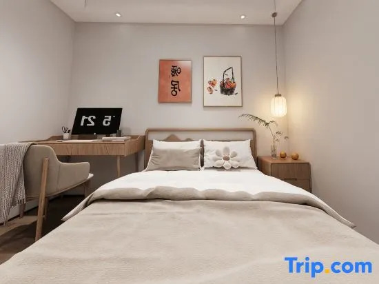 LYLAC Home Saigon COG - Tranquil City Center Wabi Sabi 3BR Townhouse in D1