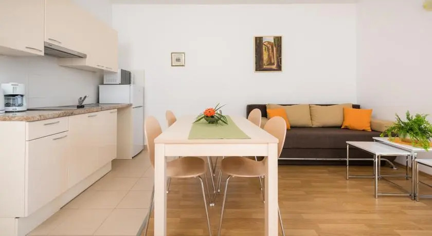 Apartments Plazibat