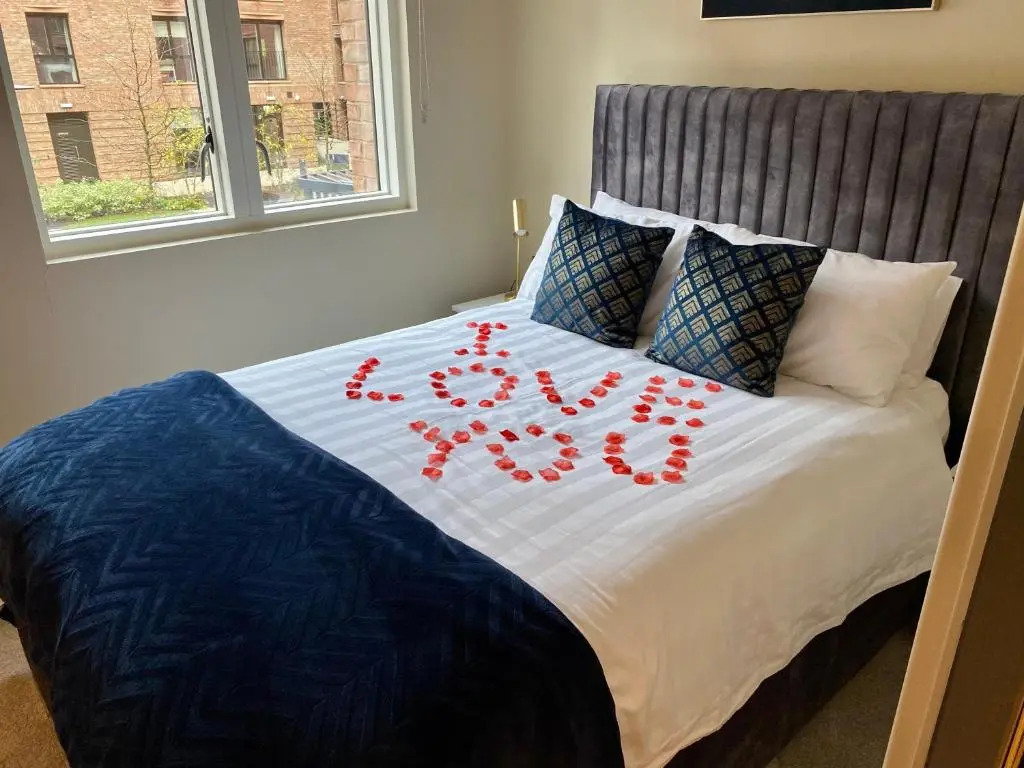 City Centre Luxury studio apartment suite with garden view