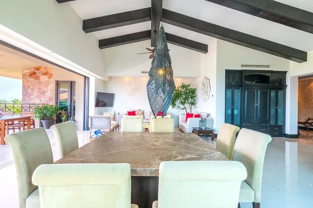 Beautiful 3 Bedroom Condo