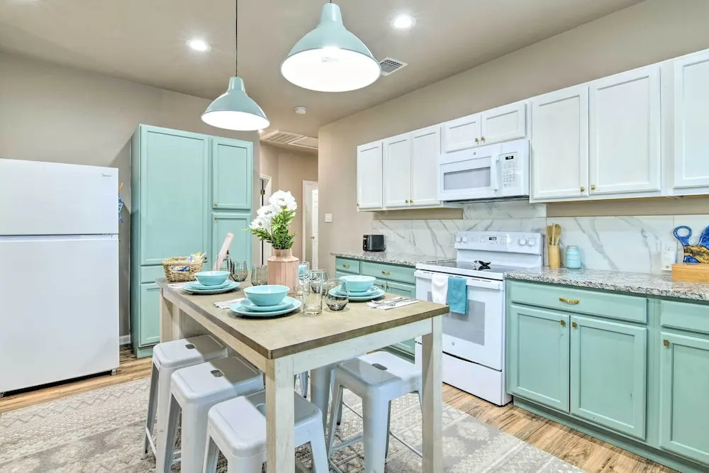 Charming San Antonio Home ~ 4 Mi to Downtown