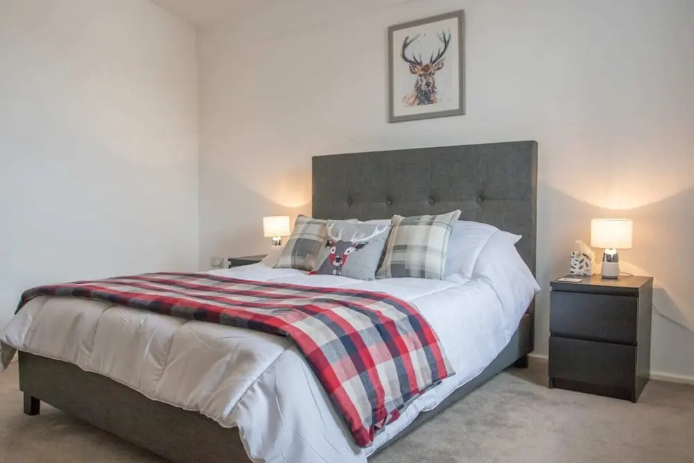 Spacious Flat In Converted Sugar Store