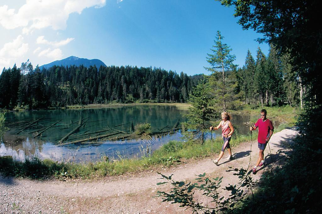 Wellness Aparthotel "Lechlife" incl Aussen und Innenpool - 400m zum LIFT