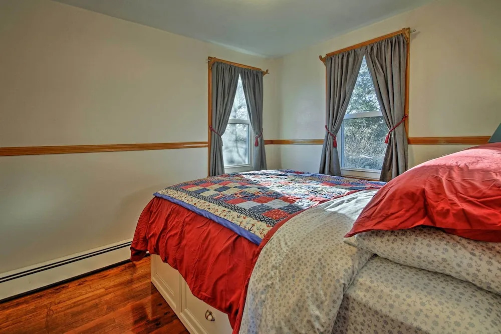 Steps to Cape Cod Canal: Buzzards Bay Home