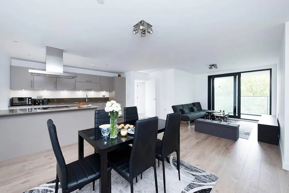 Stunning Contemporary 2br Apartment!