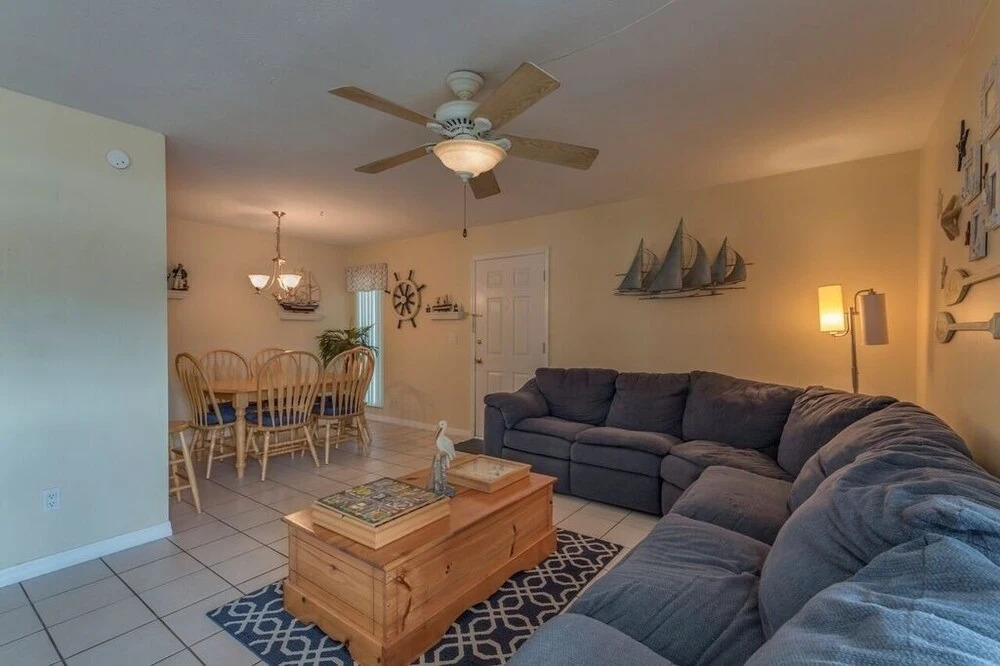 Anchors Away 1 Bedroom Condo by Redawning