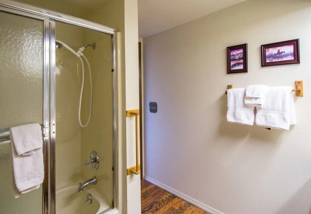 Country Club Condo
