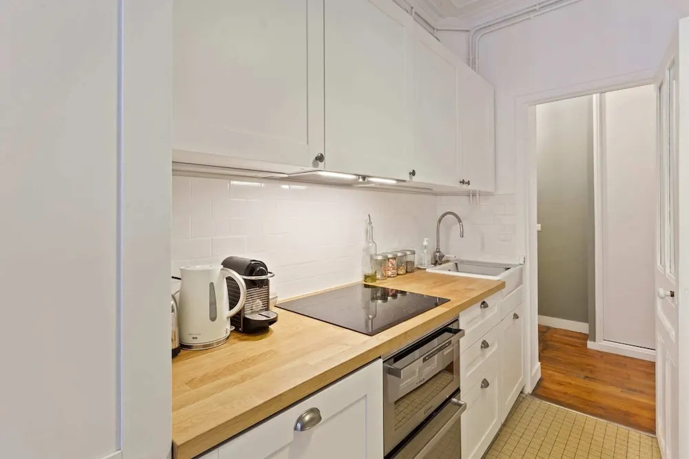 Bright and Spacious Apartment Near Bastille