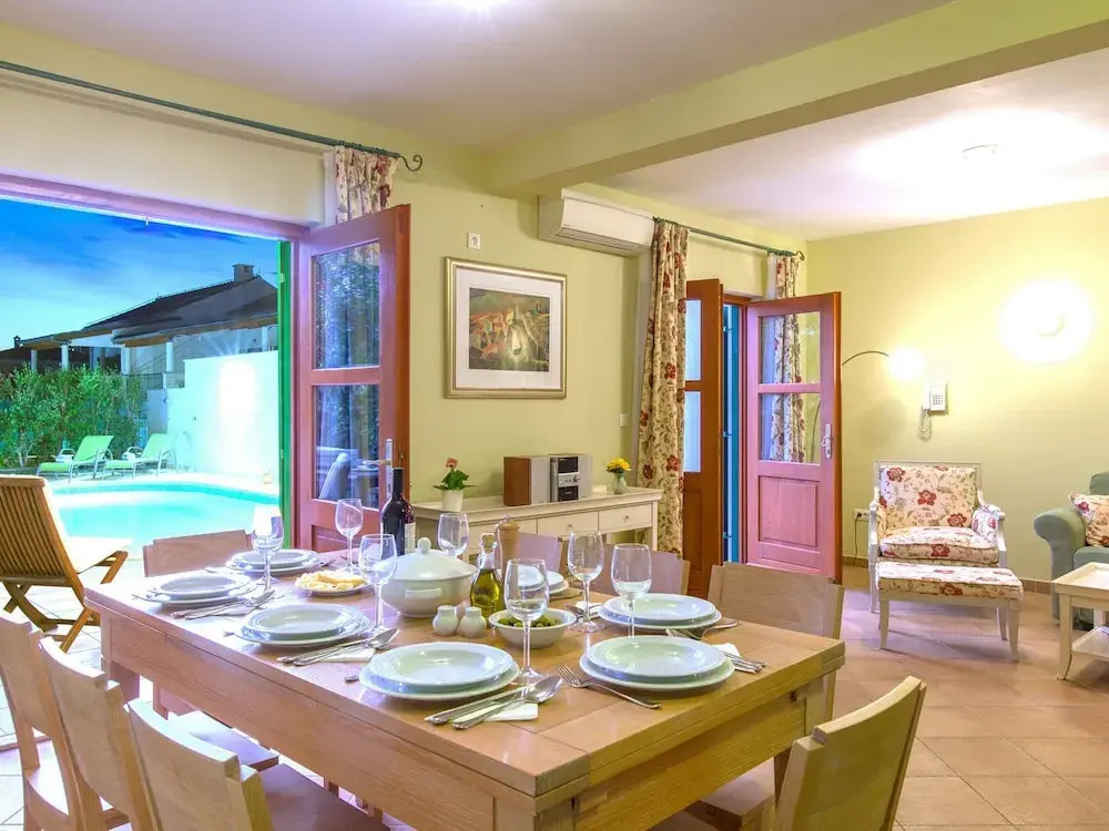 Charming Villa With Spacious Rooms and Private Swimming Pool in the Lavender Island of Hvar