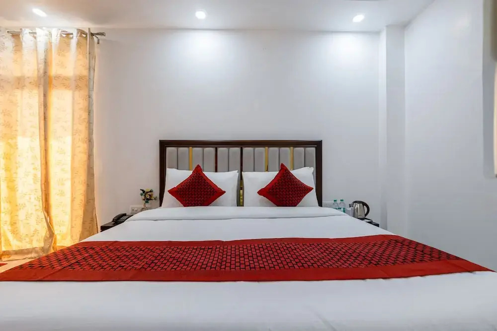 Hotel Park Tree I Sec-63A I Noida I Couple Friendly and Corporate Rooms available