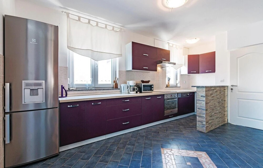 Stunning Home in Vodnjan With Wifi and 6 Bedrooms
