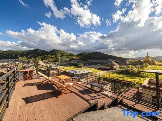 Celeste Cloud Realm   Luxe Oxygen-Equipped Highland Retreat by the Starlit Stupa