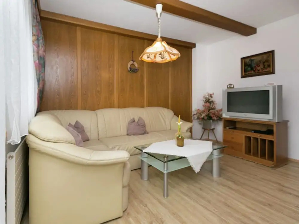 Modern Apartment in Uderns Near Ski Area
