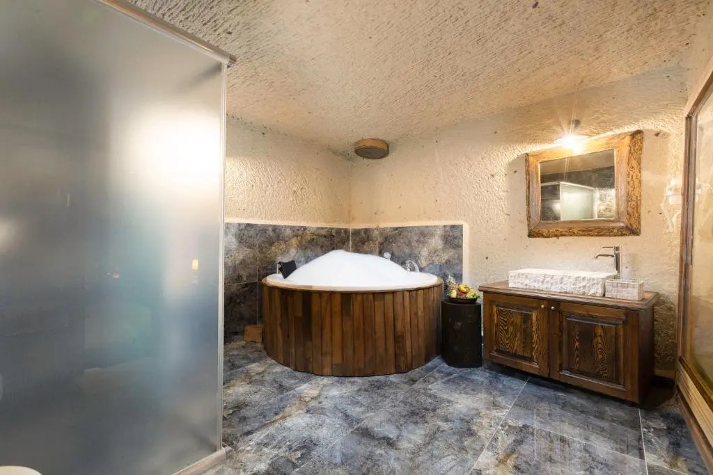Cappa Via Cave Hotel