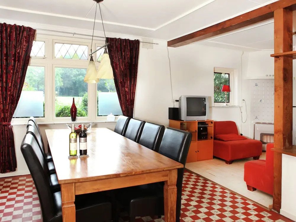 Holiday Home With Roofed Terrace, Barbecue & Garden in Bentelo