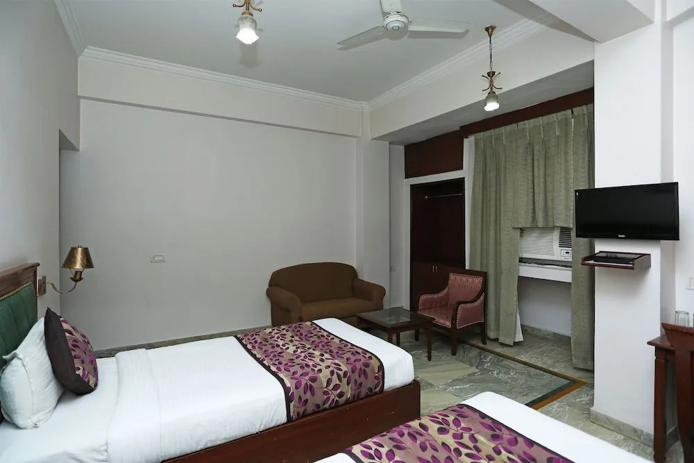 OYO 8178 Hotel Saket