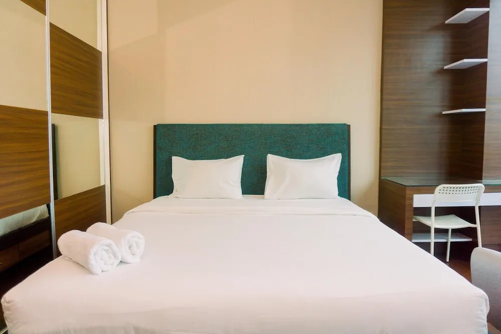 Homey And Minimalist Studio Room At Gp Plaza Apartment