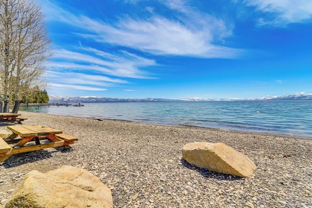 Steps to Lake: Scenic Carnelian Bay Retreat