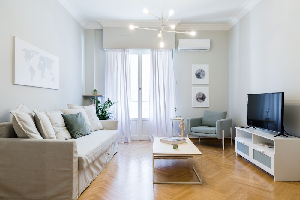 UPSTREET Acropolis Heart Apartments
