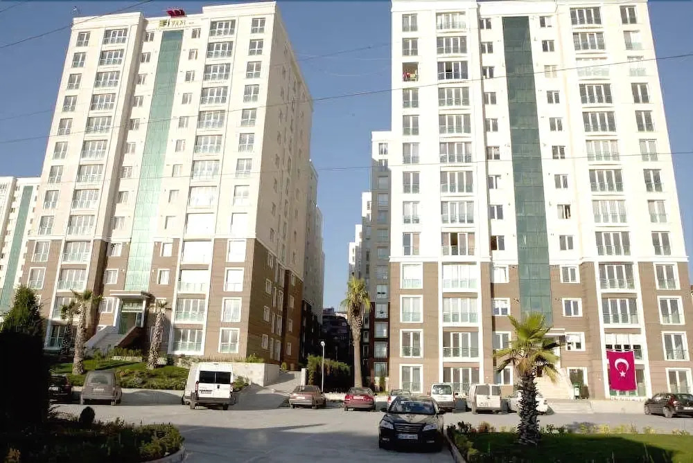 Safe Secure 3 bedroom top floor flat