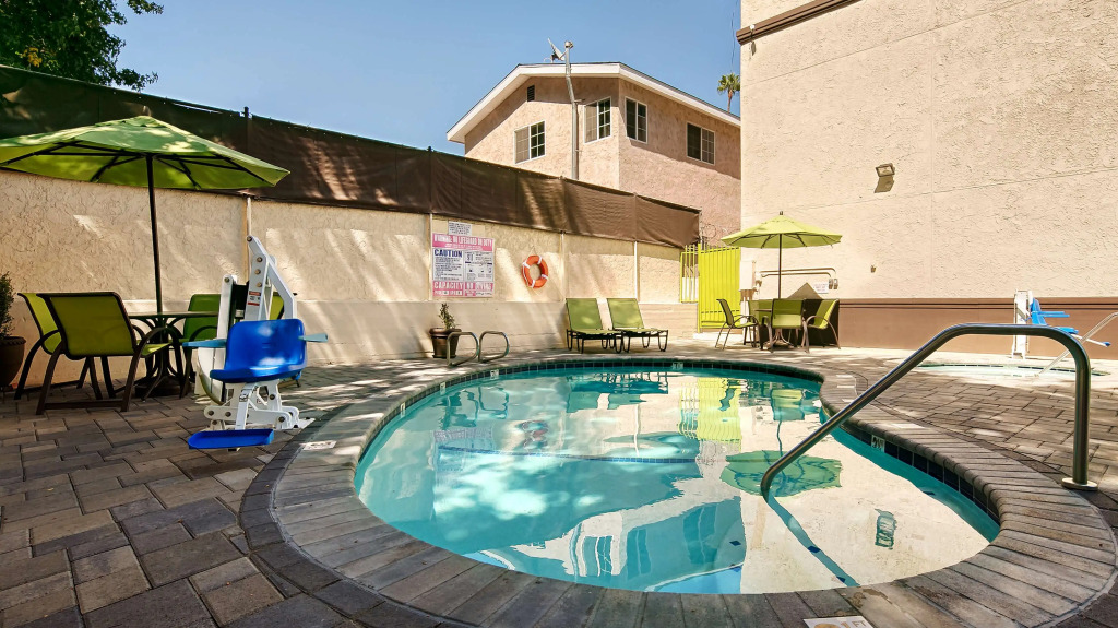 Glenrrock Inn And Suites