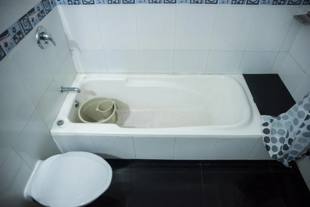 10765 Hotel Tanish